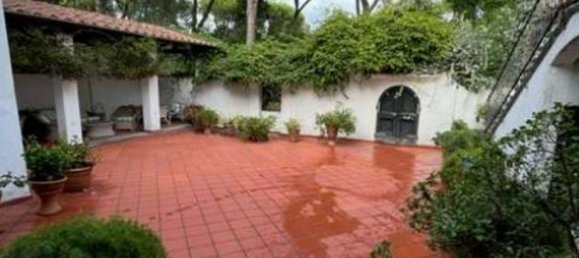 11 rooms Villa in Pietrasanta, Italy No. 197072 16