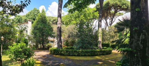 11 rooms Villa in Pietrasanta, Italy No. 197072 26