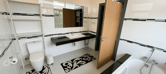 4 bedrooms House for sale in Pattaya, Chonburi, Eastern Thailand, Thailand № 63203 17