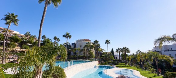 3 bedrooms Penthouse in Estepona, Spain No. 138368 2