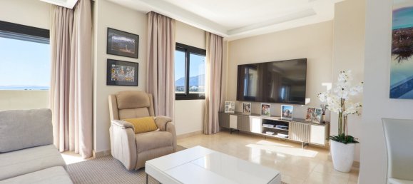 3 bedrooms Penthouse in Estepona, Spain No. 138368 4