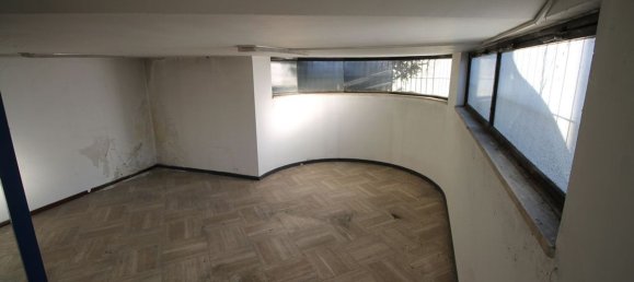 Bâtiment à Carate Brianza, Italy 2111m² No. 359763 2