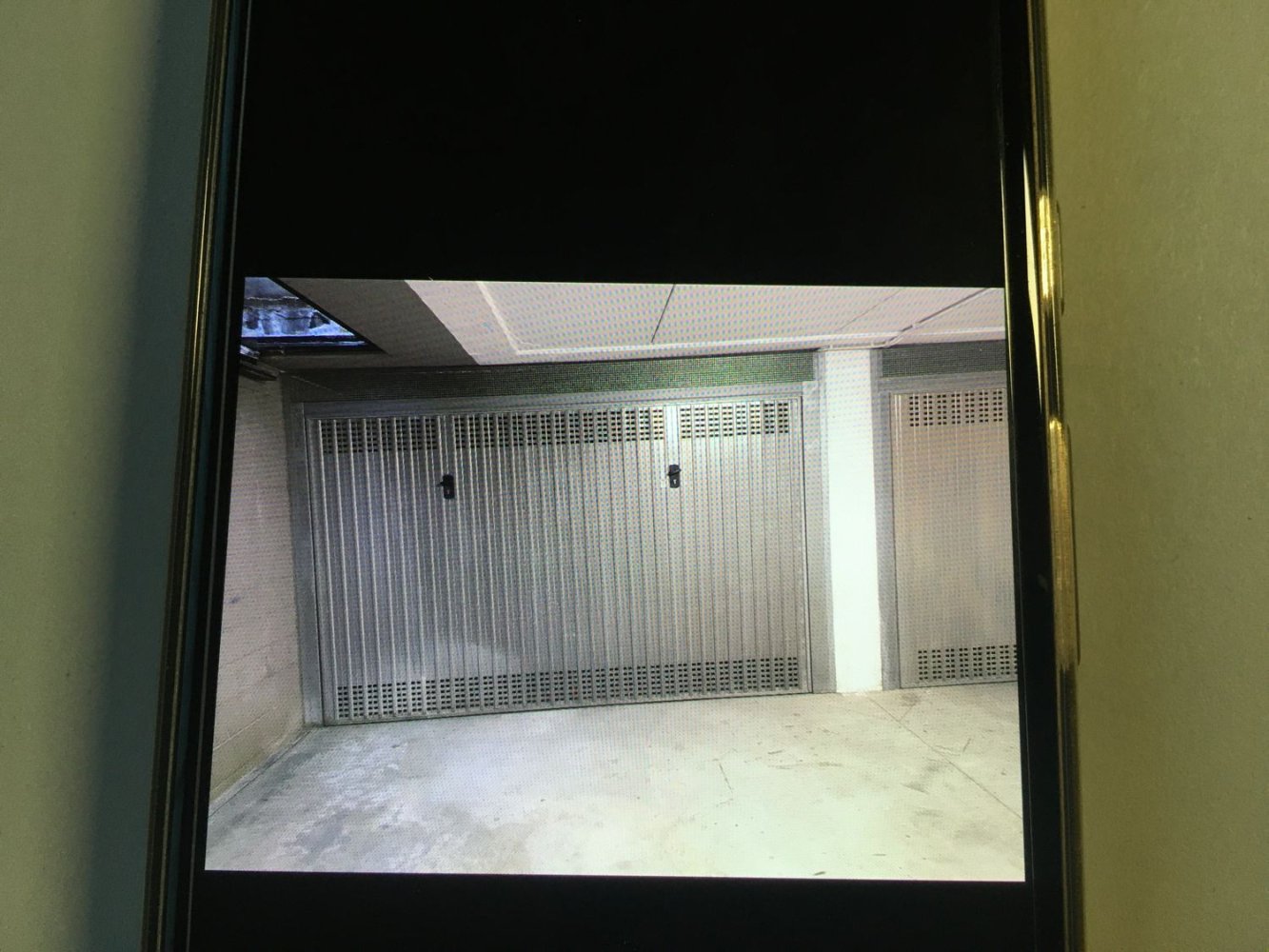 32m² Garage in Modena, Italy No. 254550