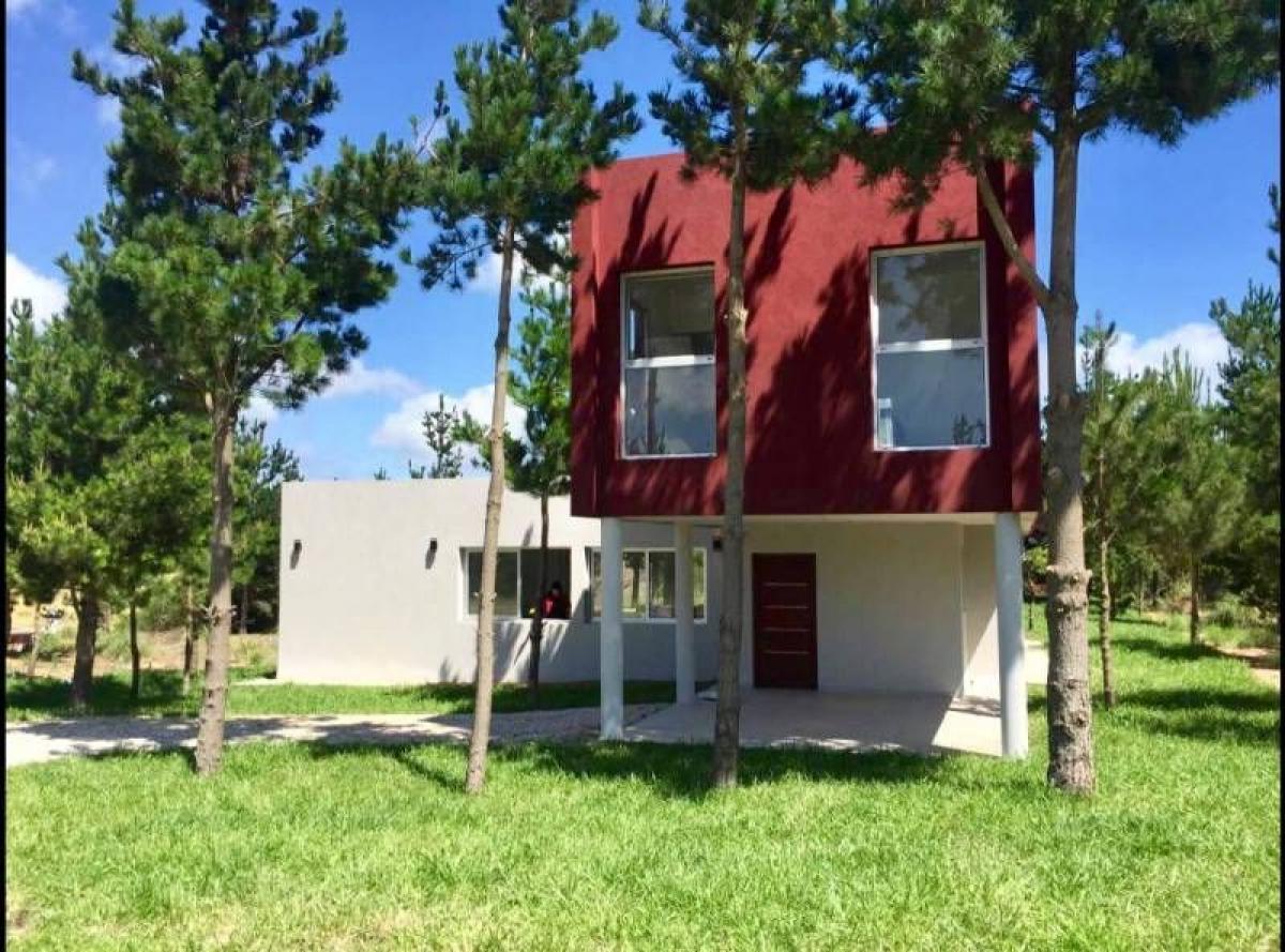 Casa de 4 dormitorios en Mar del Plata, Argentina No. 80954