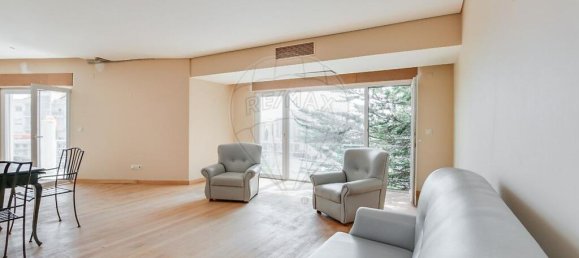 Villa T4 em Almada, Portugal N.º 30339 2