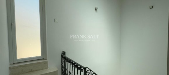 3 bedrooms Townhouse in Sliema, Malta No. 11498 9