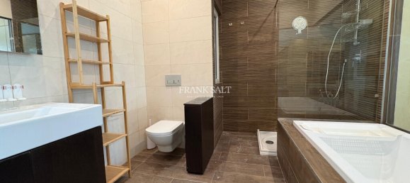 3 bedrooms Townhouse in Sliema, Malta No. 11498 18