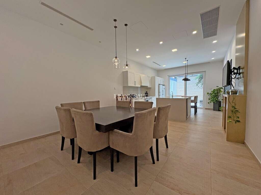 3 bedrooms Townhouse in Sliema, Malta No. 11498