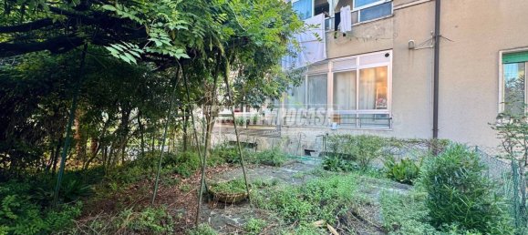 3 bedrooms Apartment in Brescia, Italy No. 354391 3