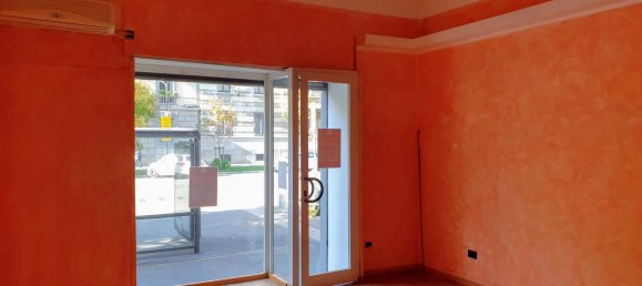  عقار تجاري في Milan, Italy 30متر مربع رقم 379208 5