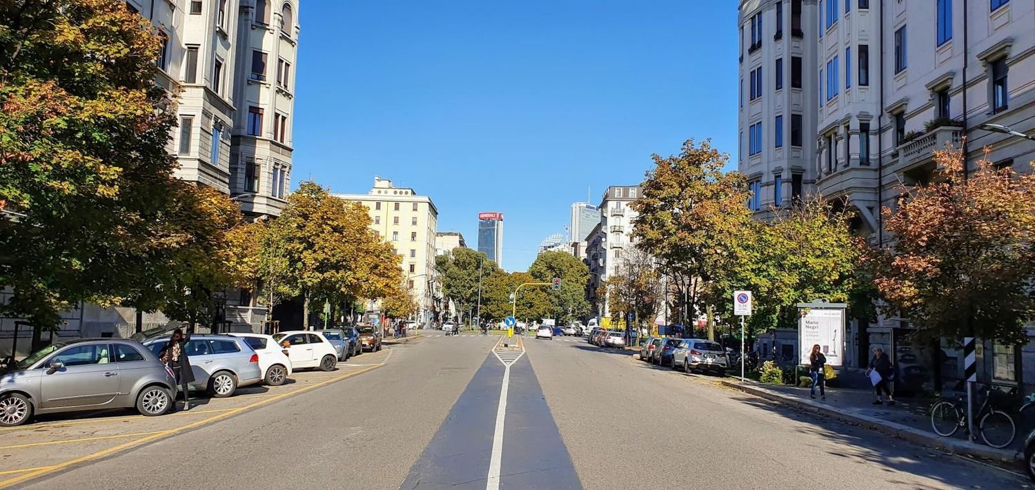  عقار تجاري في Milan, Italy 30متر مربع رقم 379208