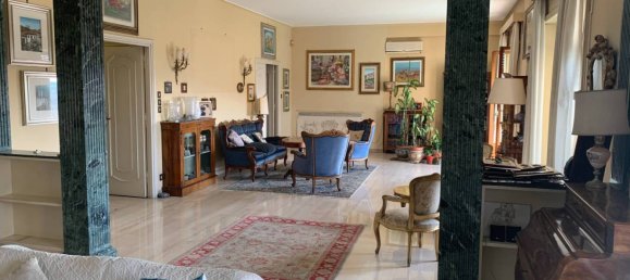 4 bedrooms Apartment in Rome, Italy No. 117570 9