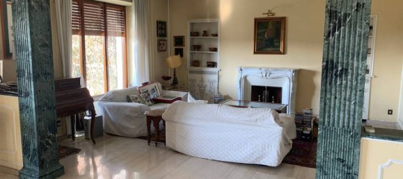 4 bedrooms Apartment in Rome, Italy No. 117570 12