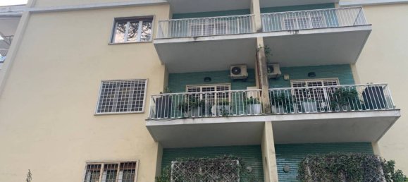 4 bedrooms Apartment in Rome, Italy No. 117570 2