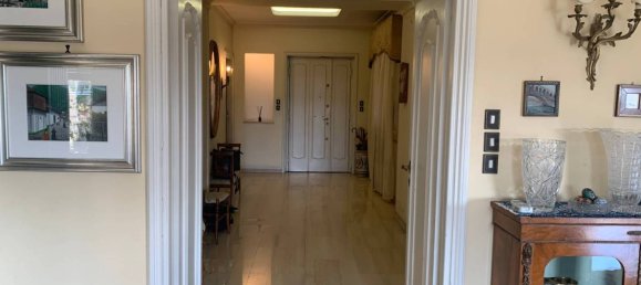 4 bedrooms Apartment in Rome, Italy No. 117570 6