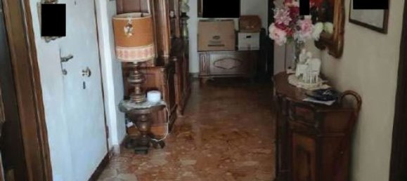 Apartamento de 4 divisões em Cardano al Campo, Italy N.º 3160 5