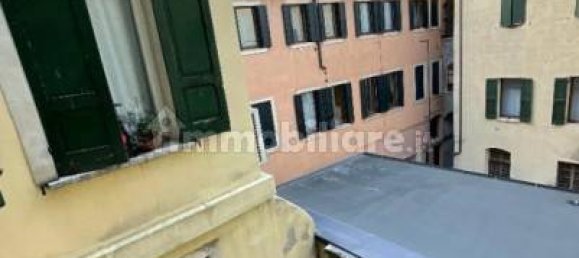 3 bedrooms Apartment in Verona, Italy No. 263076 4