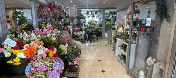 140m² Commercial property in Fontenay-sous-Bois, France No. 182175 6