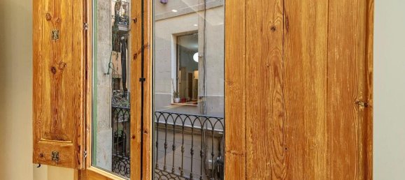 3 Schlafzimmer Wohnung in Ciutat Vella, Spain, Nr. 85832 3