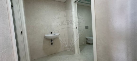 Lagerhaus in Odivelas, Portugal 211m², Nr. 64221 13