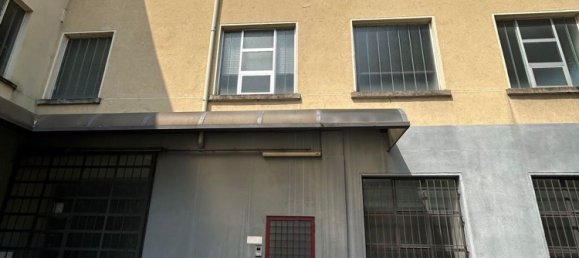Almacén en Varese, Italy 678 m² No. 208545 2