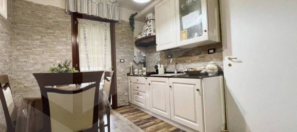 3 bedrooms Apartment in Rome, Italy No. 19919 7