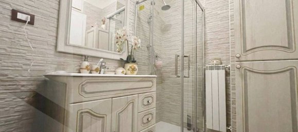 3 bedrooms Apartment in Rome, Italy No. 19919 18