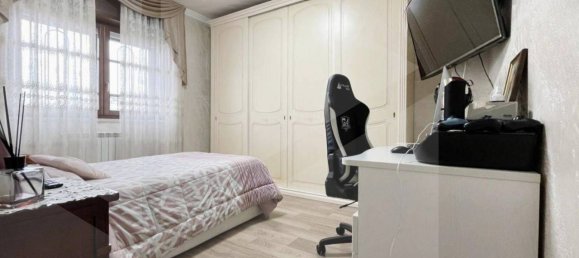 3 bedrooms Apartment in Rome, Italy No. 19919 22