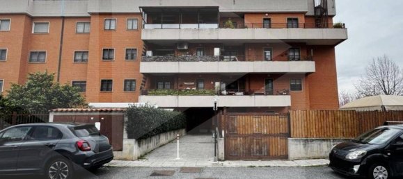 3 bedrooms Apartment in Rome, Italy No. 19919 3