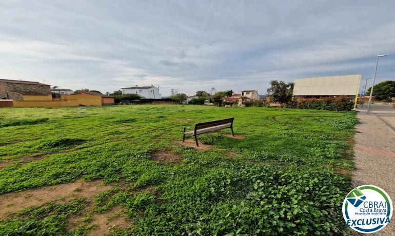 400m² Land in Garriguella, Spain No. 73545