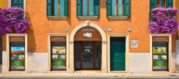 4 rooms Apartment in Verona, Italy No. 197626 2