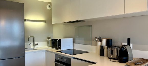 3 bedrooms Apartment in Les Belleville, France No. 1037 3