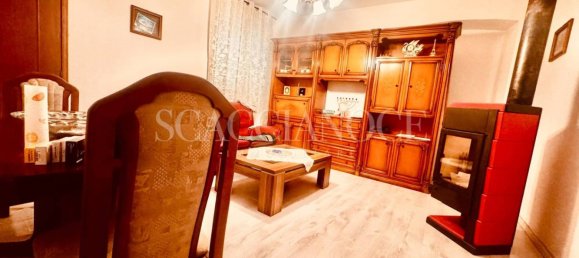 3 bedrooms House in Valdilana, Italy No. 355613 11