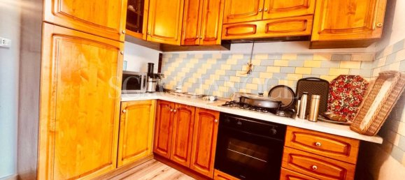 3 bedrooms House in Valdilana, Italy No. 355613 6