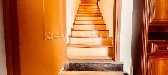 3 bedrooms House in Valdilana, Italy No. 355613 13