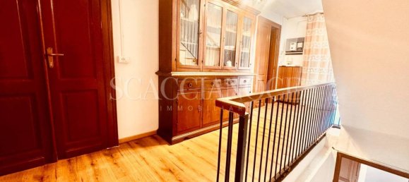 3 bedrooms House in Valdilana, Italy No. 355613 10