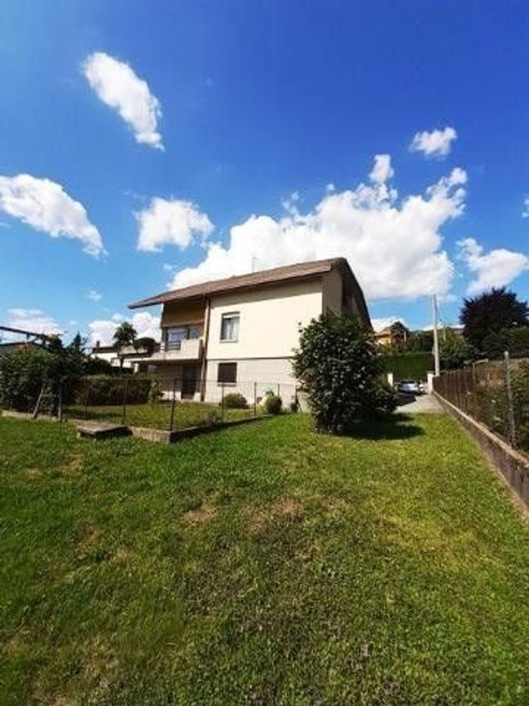 4غرفة فيلا في Caprino Bergamasco, Italy رقم 263203