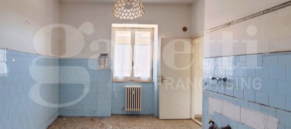 4 rooms Apartment in San Benedetto del Tronto, Italy No. 304477 5