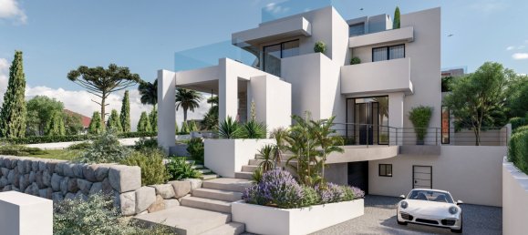 6 bedrooms Villa in Marbella, Spain No. 4608 2