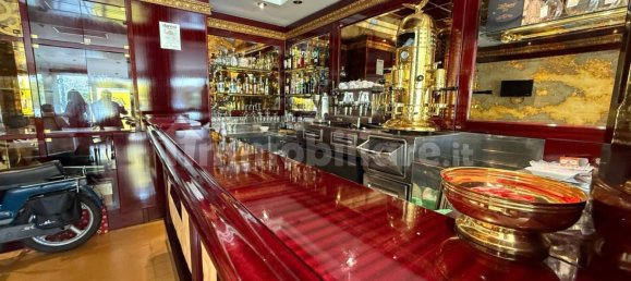 Коммерческая недвижимость 190м² в Фьюмичино, Италия № 333996 10