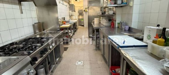 Коммерческая недвижимость 190м² в Фьюмичино, Италия № 333996 20