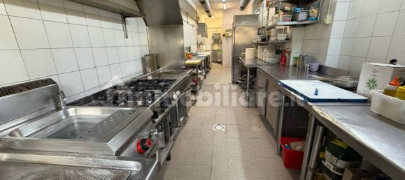 Коммерческая недвижимость 190м² в Фьюмичино, Италия № 333996 16