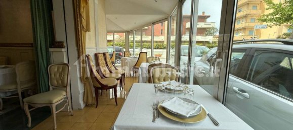 Коммерческая недвижимость 190м² в Фьюмичино, Италия № 333996 13