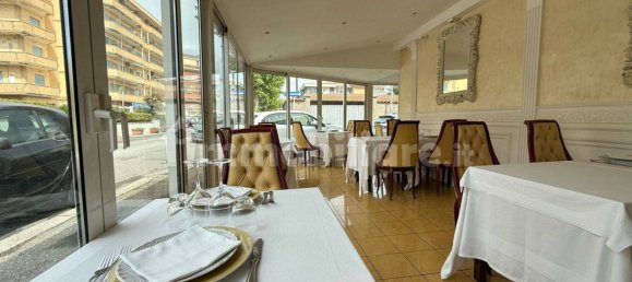 Коммерческая недвижимость 190м² в Фьюмичино, Италия № 333996 6