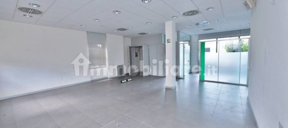 4-Zimmer Gewerbliche Immobilie in Rescaldina, Italy, Nr. 56682 8