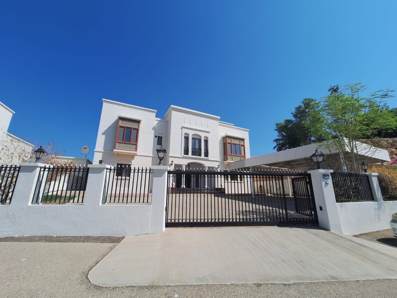 5 bedrooms Villa in Muscat, Oman No. 1551