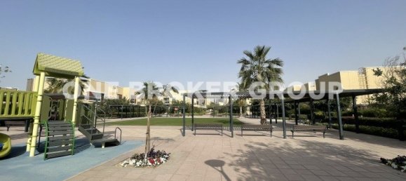 4 Schlafzimmer Villa in Al Barsha, UAE, Nr. 1171 12