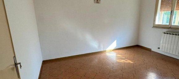 4 rooms Apartment in Fratta Polesine, Italy No. 26242 2