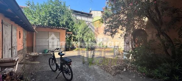 4 bedrooms House in Cremona, Italy No. 259246 6