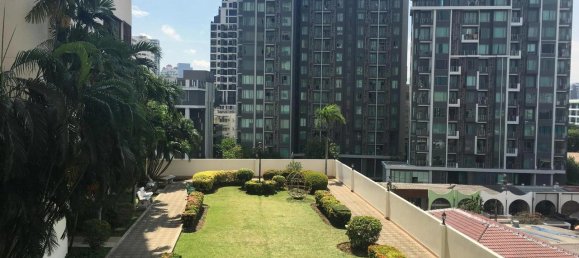 4 bedrooms Apartment in Bangkok, Thailand No. 24530 2